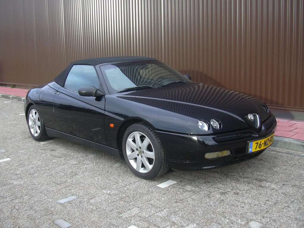 Alfa Romeo Spider bij carhotspot.nl