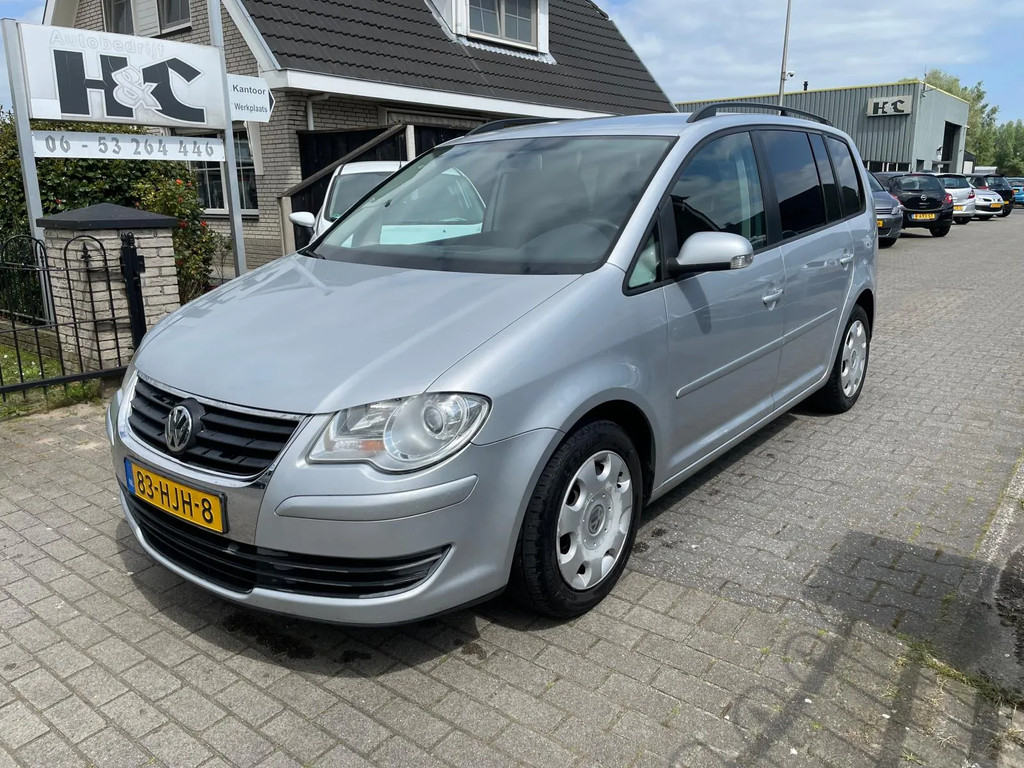 Volkswagen Touran bij carhotspot.nl