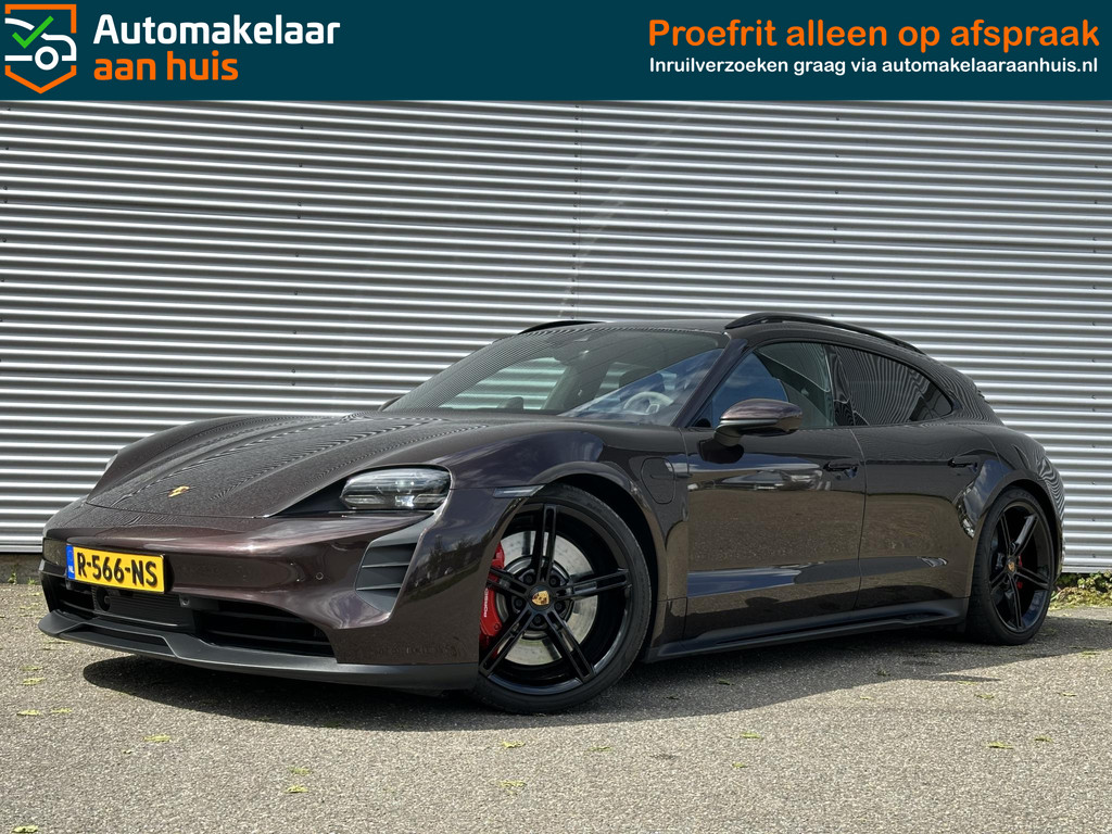 Porsche Taycan Sport Turismo bij carhotspot.nl